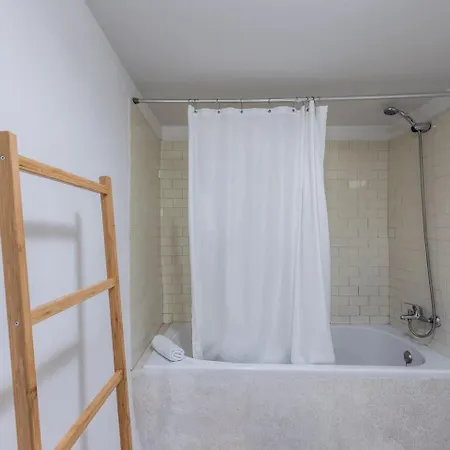 Guestready - Guindais Well House 3* ポルト